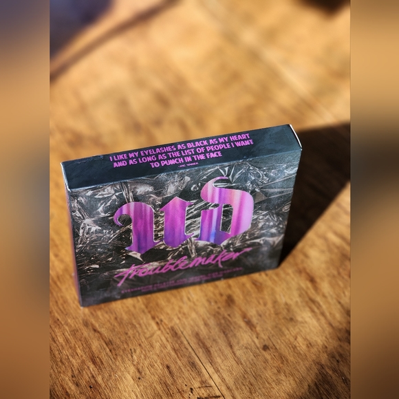 Urban Decay NIB Troublemaker Eyeshadow Mascara set - Picture 9 of 11